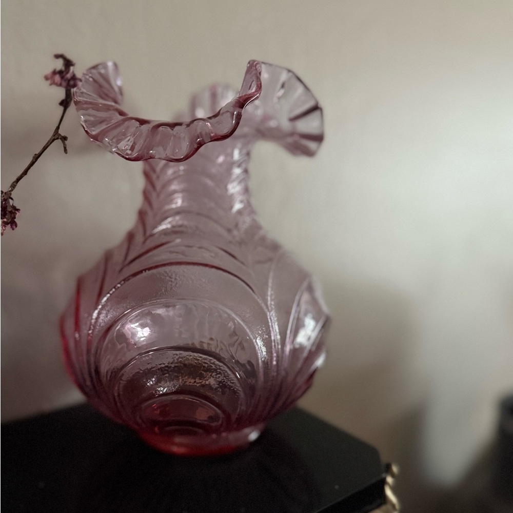 Vintage Fenton Elegant Pink Glass Vase - Picture 4 of 4